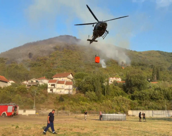 Gori u Herceg Novom i Ulcinju, vatrogasci brane kuće