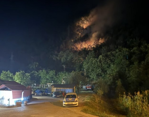 Požar u Kopačima prijeti kućama, aktivan u Nevesinju