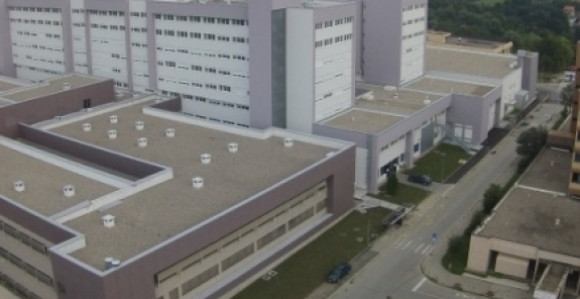 Pacijent skokom sa zgrade UKC izvršio samoubistvo