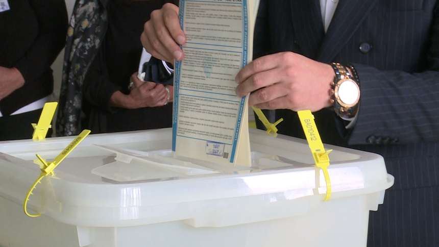Ko ide u borbu za mandate i funkciju predsjednika RS?