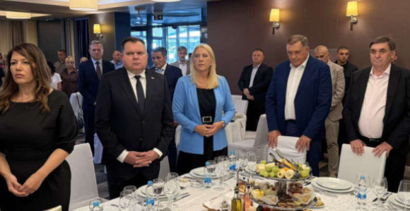 Slika govori više od hiljadu riječi: Laki je zabrinut?!