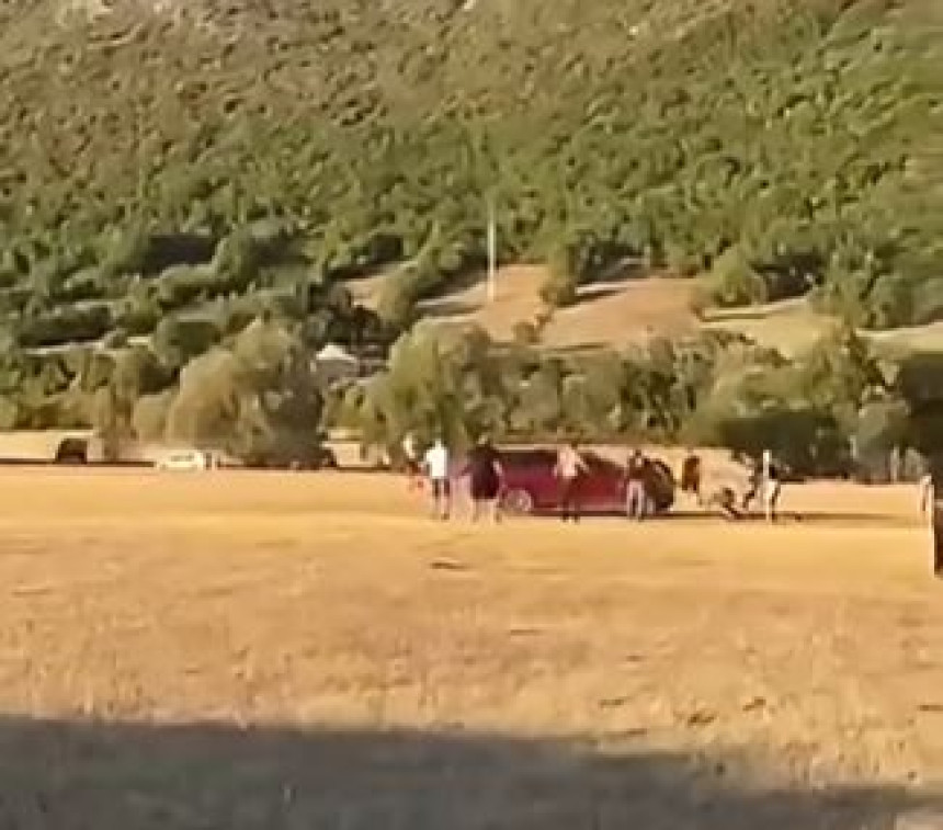 Инцидент на тркама у Билећи: Аутомобилом ударао људе