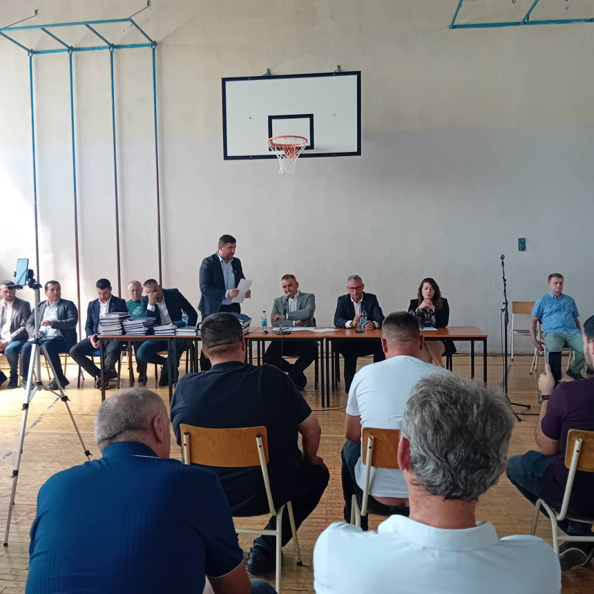 Varnice na sastanku u Glavičicama: Minić napustio skup