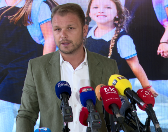Stanivuković predlaže, Vlada opstruiše