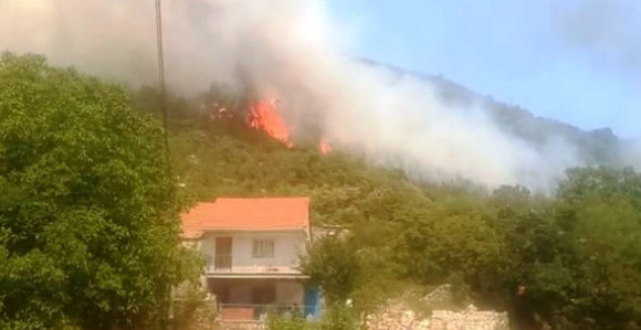 Sedmi dan požara: Vatra na 50 metara od kuća