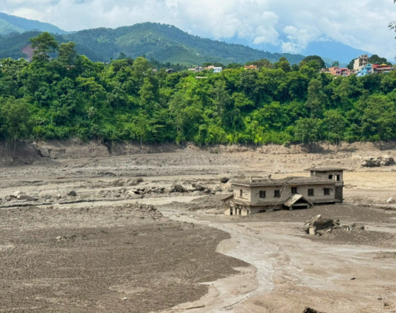 Obrušavanje glečera pokrenuo bujične poplave u Nepalu
