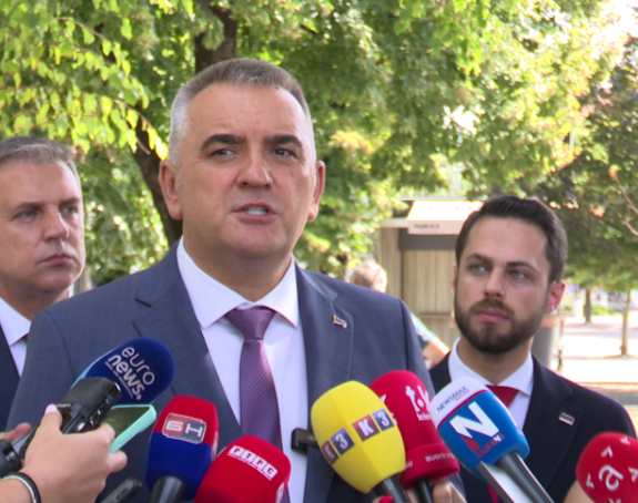Minić se oglasio o skandalu specijalaca MUP-a na Palama i maltretiranju ambasadora Srbije
