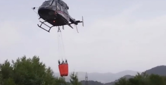 Požar na Trebeviću: Oko 60 ljudi i helikopter MUP-a na terenu