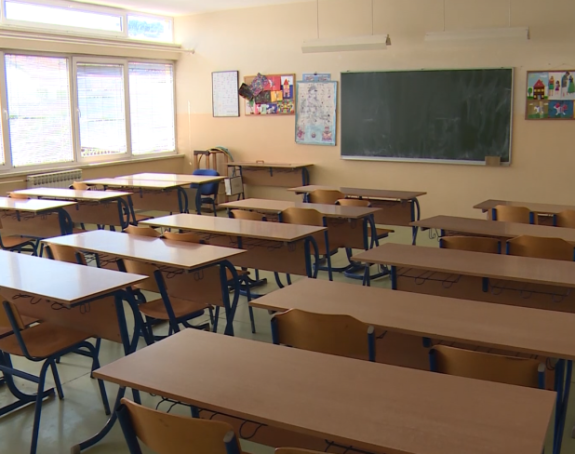 Alarmantni podaci: Skoro 2.000 đaka bilo na popravnom!