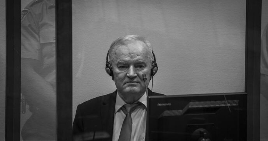 Darko Mladić preuzeo tijelo Ratka Mladića sa dva podoficira RS