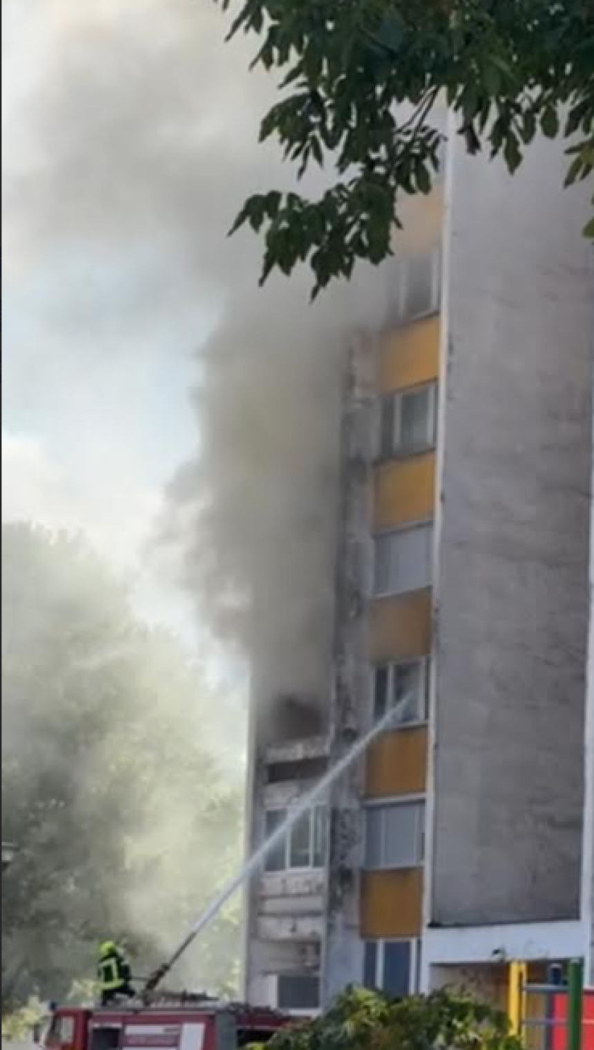 Doboj: Buknuo požar u stanu, spriječena tragedija