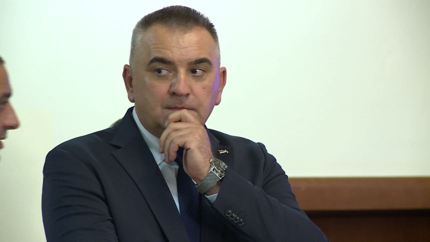 Саво Минић на сумњив начин магистрирао и докторирао