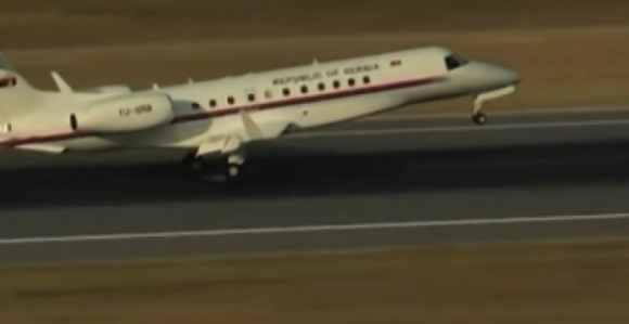 Avion sa tijelom generala Mladića sletio u Srbiju