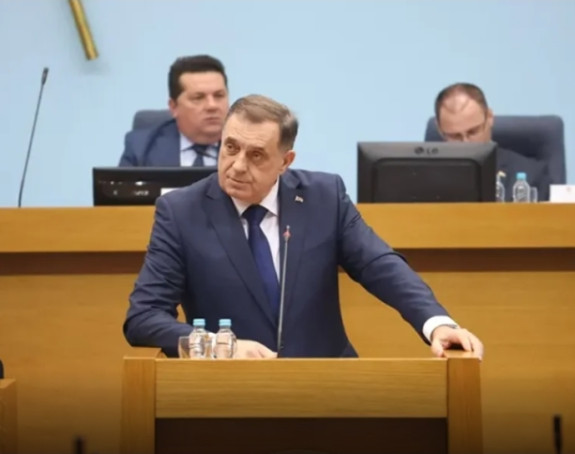 AUTOKRATIJA PROGUTALA SRPSKU: Kako je jedan čovjek ponizio narod i satro institucije