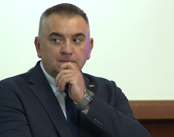Savo Minić na sumnjiv način magistrirao i doktorirao