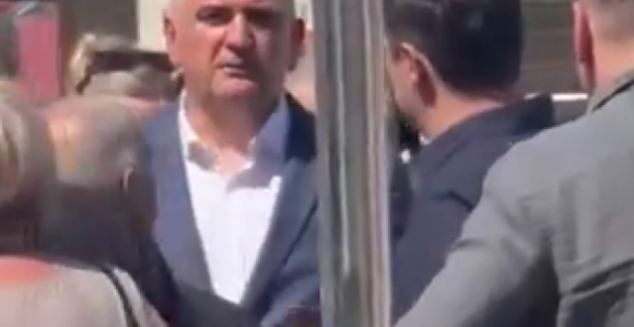 Dodikov premijer podivljao na pitanje o gimnaziji, poslaniku poručio: „Sram te bilo!“ (VIDEO)