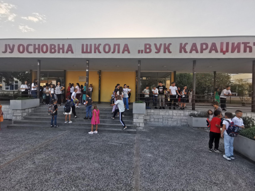Stiže mito: Škole pozivaju roditelje da dostave račune