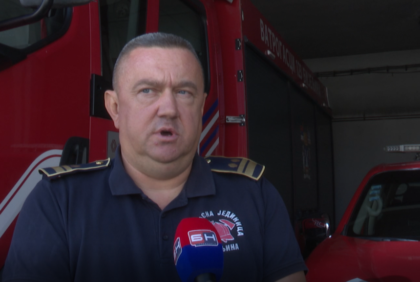 Vatrogasci bez opreme, vozila stara pola vijeka
