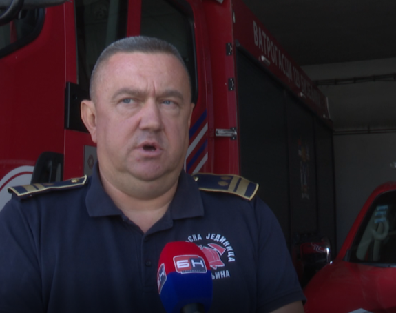 Vatrogasci bez opreme, vozila stara pola vijeka