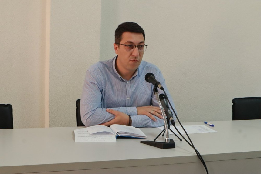 Obmana Vlade RS: Povećali plate u zdravstvu, a teret prebacila na lokalne zajednice!