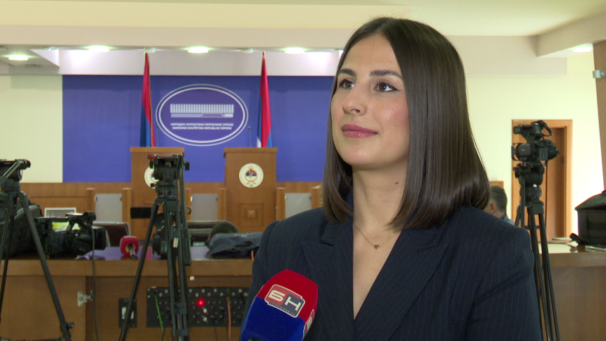 Vlada zloupotrebljava nastavnike i škole u izbornoj kampanji