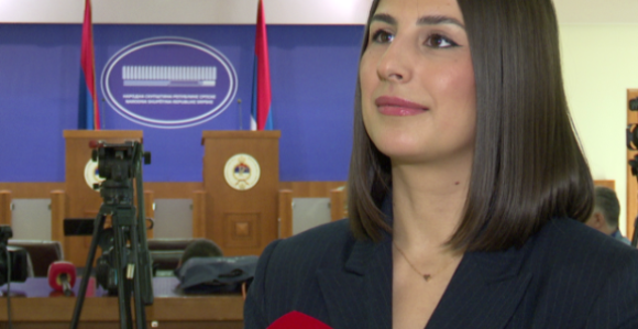 Vlada zloupotrebljava nastavnike i škole u izbornoj kampanji