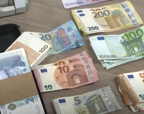 Građanima Srpske sa državljanstvom Srbije od 21. septembra Vlada isplaćuje 50 €
