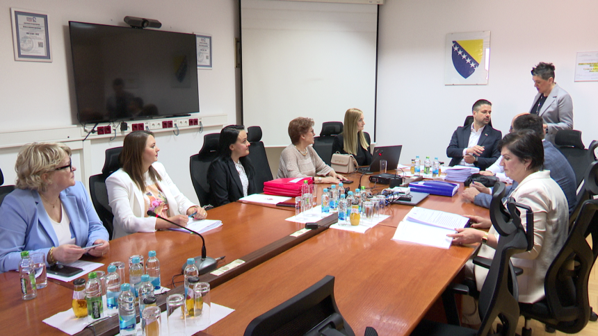 Jednostavan zakonski proces pretvoren u političku ucjenu