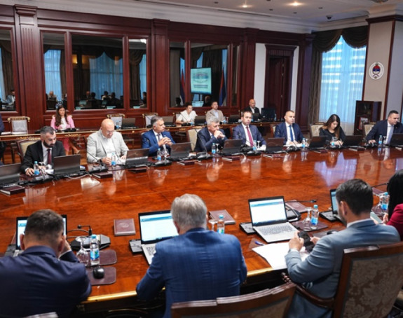 Skoro pola Vlade Srpske u trci za poslaničke klupe