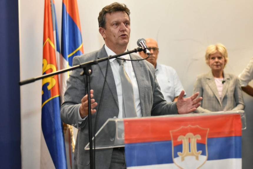 SDS: Hercegovini trebaju investicije, a ne prazne priče