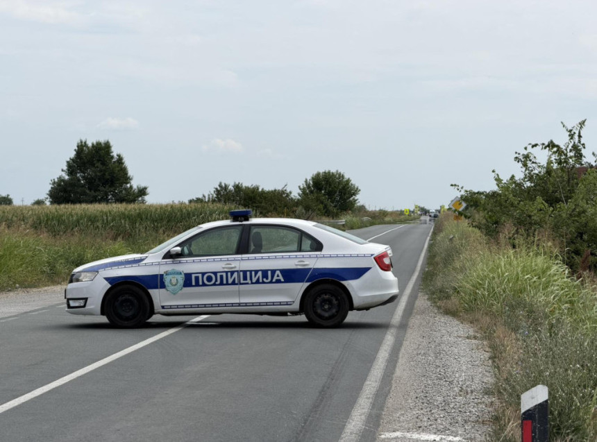 Судар аутобуса и возила ауто-школе у Младеновцу