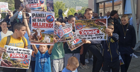 Bilećani na protestu protiv izgradnje solarne elektrane
