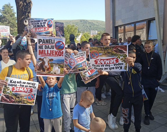 Bilećani na protestu protiv izgradnje solarne elektrane