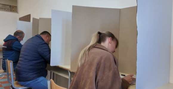 MUP: Tri incidenta zabilježna na biračkim mjestima do 16h