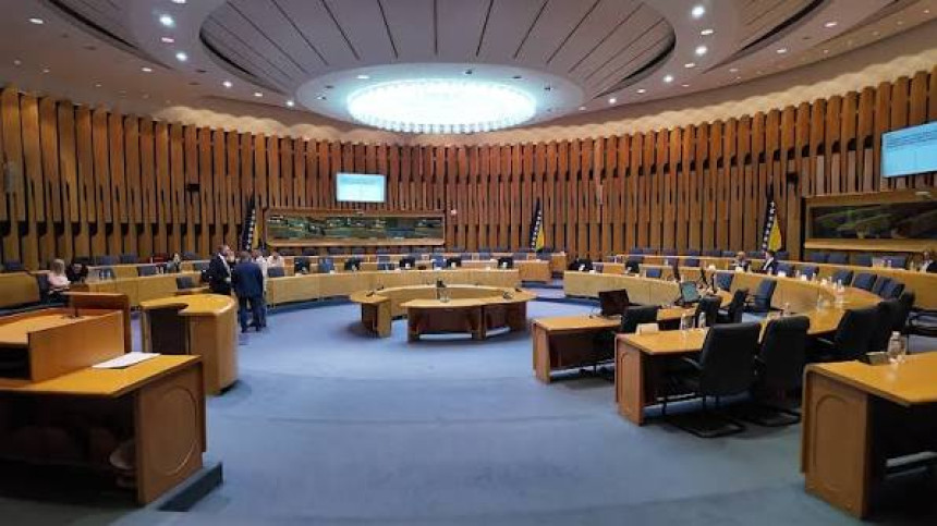 Koliko bi trebao SNSD i SDS imati delegata u Domu naroda?