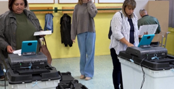 Избори у бројкама: Ко је добио, а ко изгубио гласове