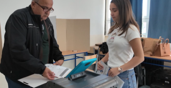 Tragom izbornih anomalija: Kako su skeneri i birački spiskovi otvorili prostor za sumnju (VIDEO)