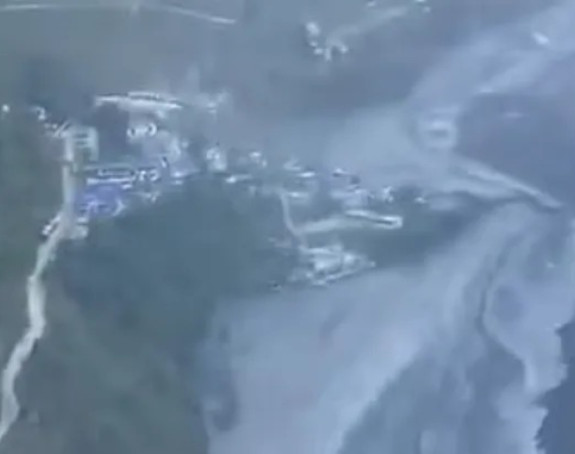 Katastrofa u Nepalu: Bujične poplave odnijele kuće