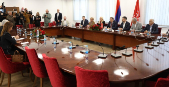 U toku sastanak HDZ-a i SNSD-a u Banjaluci