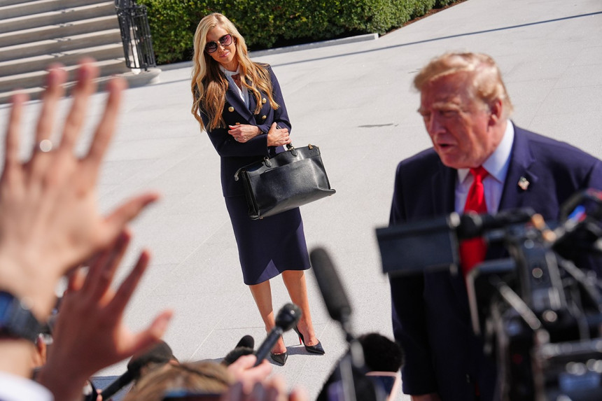 Трамп смијенио портпаролку након само седам дана