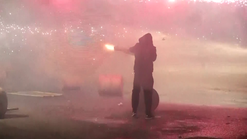 Tirana: Povrijeđeno 16 policajaca, napadnuto sjedište socijalista