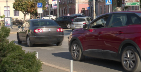 Sve manje ljudi, više automobila: Prešli smo broj od 500.000 vozila
