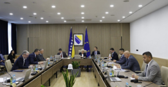 Bura u Savjetu ministara BiH: Na stolu zahtjev Srbije za otvaranje biračkih mjesta