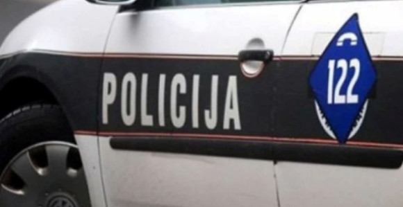 Maloljetno dijete palo sa prtljažnika "BMV" i poginulo