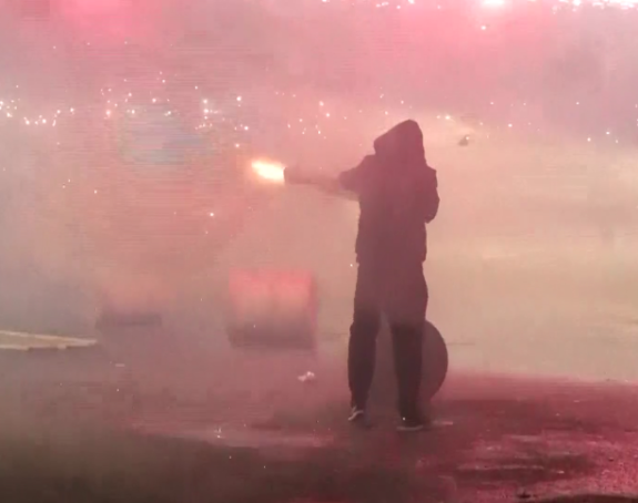 Tirana: Povrijeđeno 16 policajaca, napadnuto sjedište socijalista