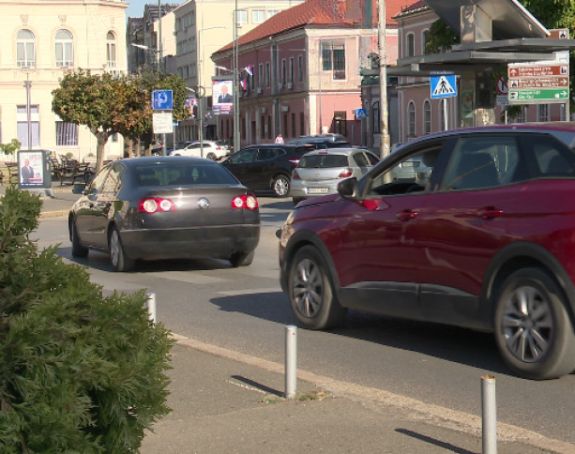 Sve manje ljudi, više automobila: Prešli smo broj od 500.000 vozila