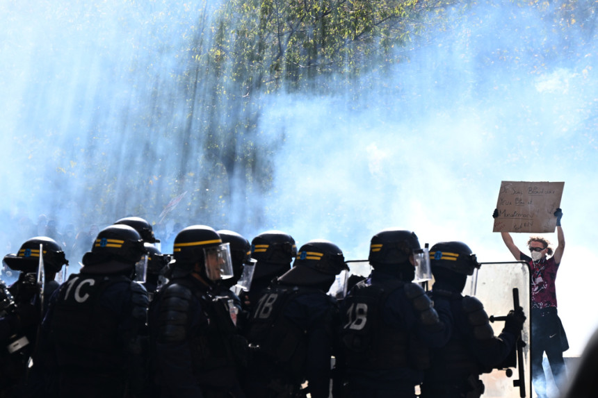 Novi protesti u Francuskoj: Već uhapšeno 135 lica