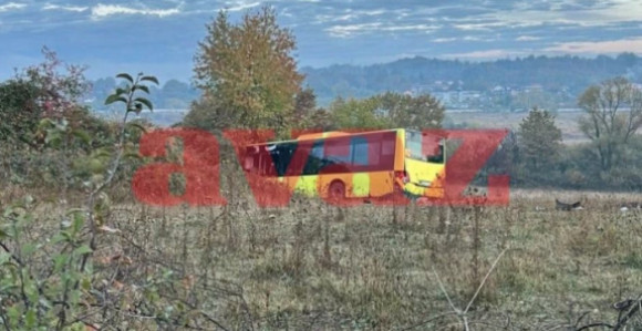 Jedanaest osoba povrijeđeno pri slijetanju autobusa