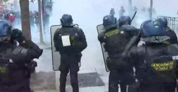 Pariz: Sukobi na protestima, 500 osoba napalo policiju