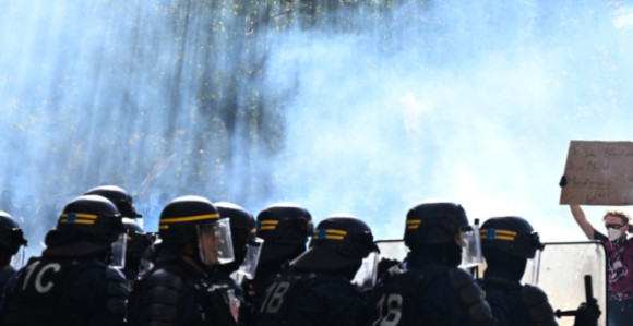 Francuska: Skoro 1.000 privedenih tokom protesta u zemlji